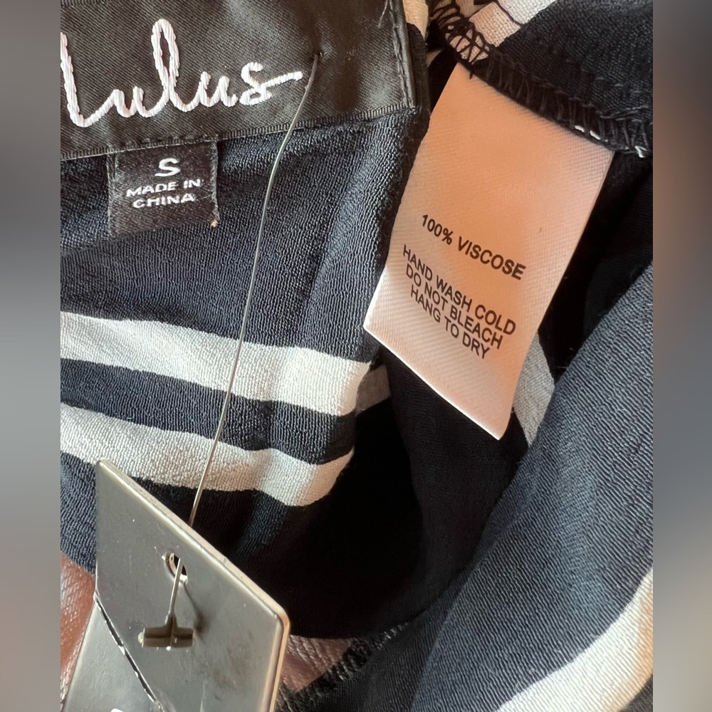 4/$25 NWT Lulu’s crop top - Picture 5 of 5